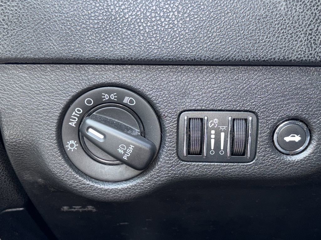 Used 2013 Dodge Charger R/T RWD image 19