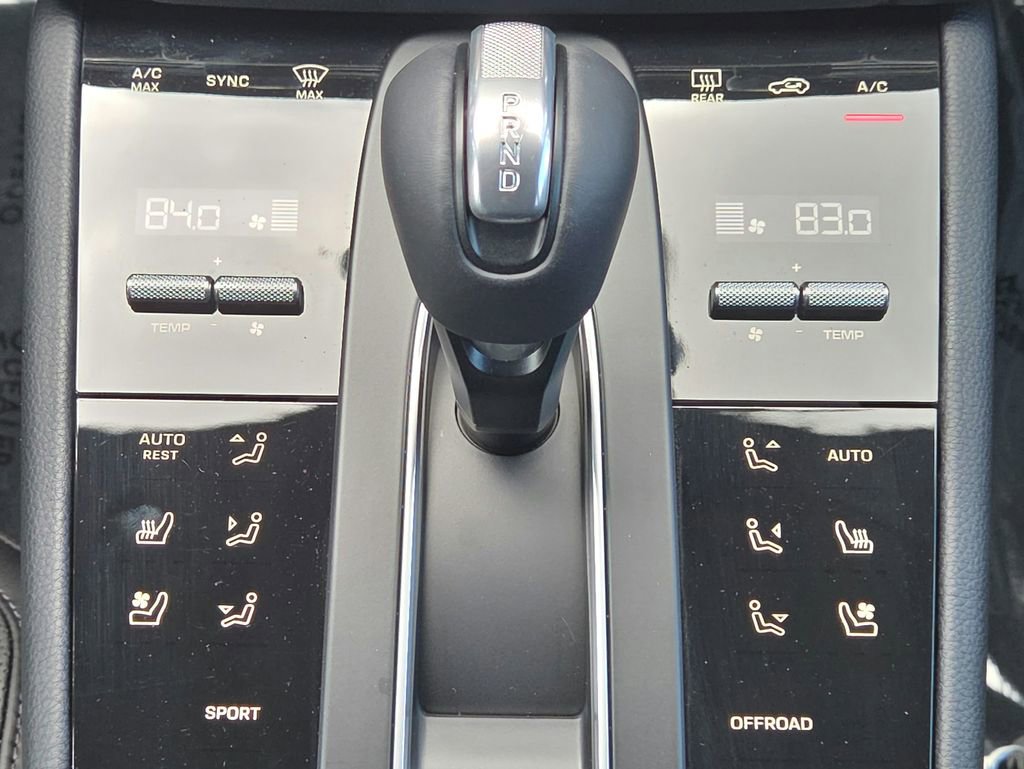 Certified 2026 Porsche Macan AWD/4WD image 13