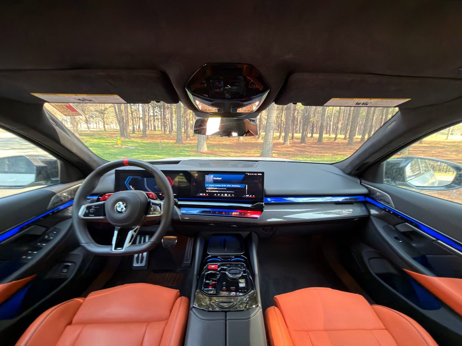 Used 2025 BMW M5 w/ Carbon Package image 2