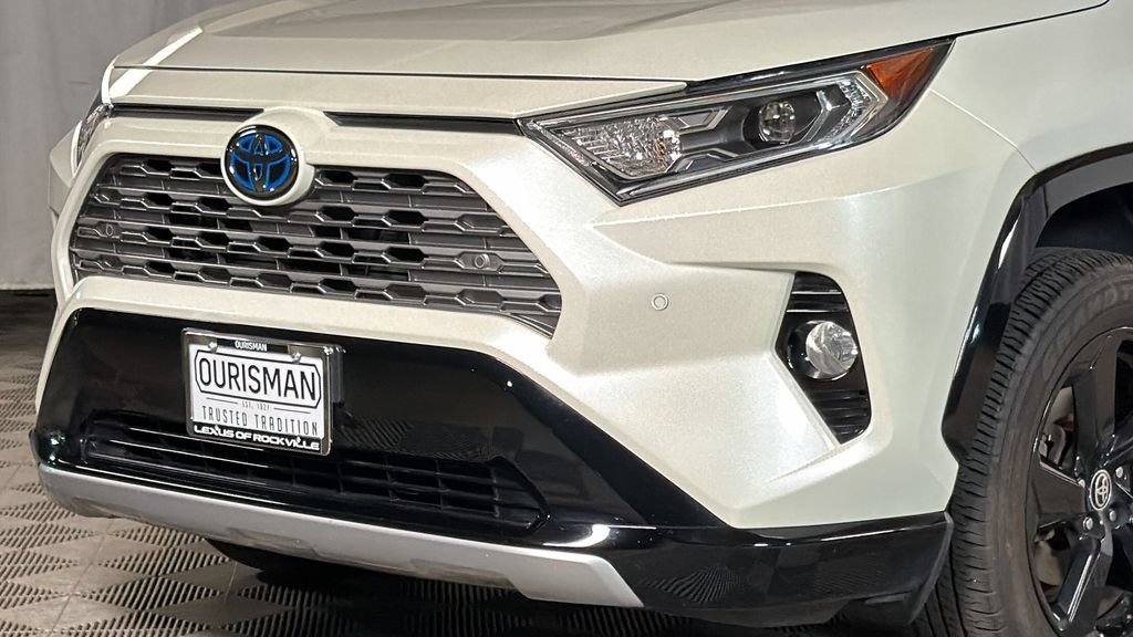 Used 2020 Toyota RAV4 XSE AWD/4WD image 3