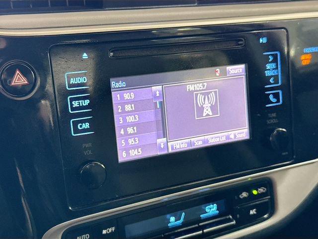 Used 2018 Toyota Corolla LE FWD image 15