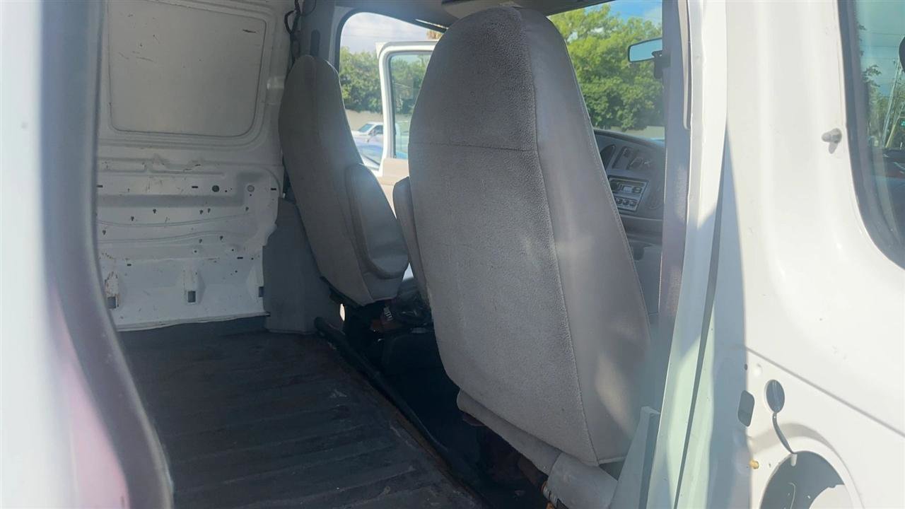 Used 2001 Ford E-250 and Econoline 250 Extended RWD image 22