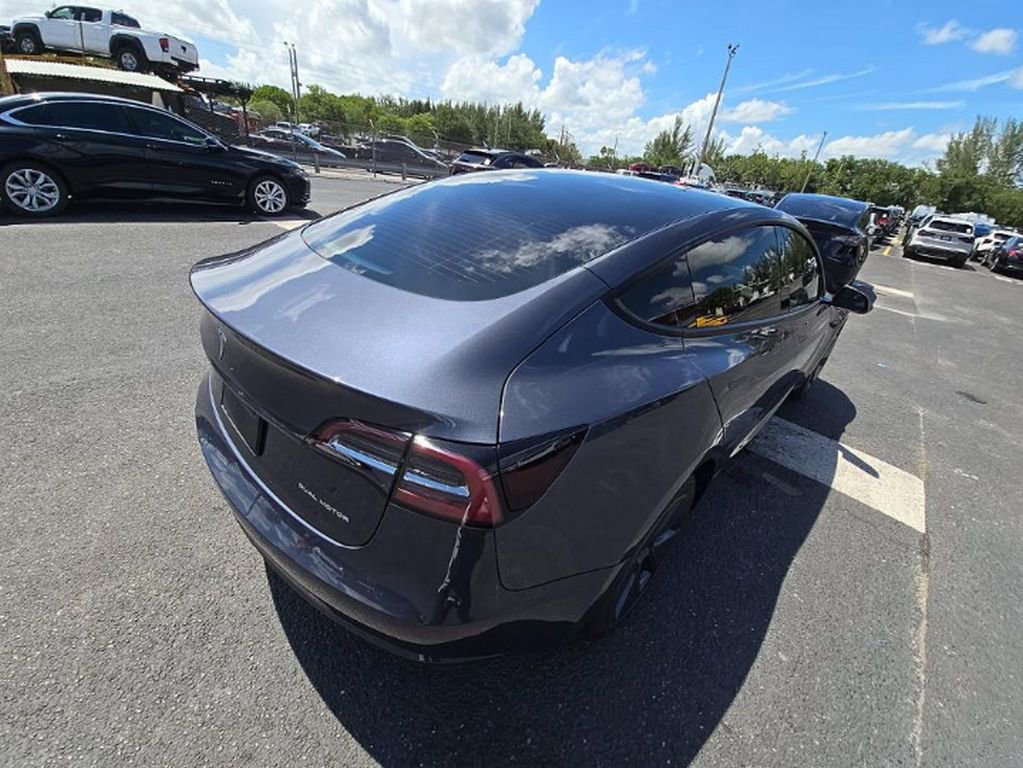 Used 2022 Tesla Model 3 Long Range AWD/4WD image 4