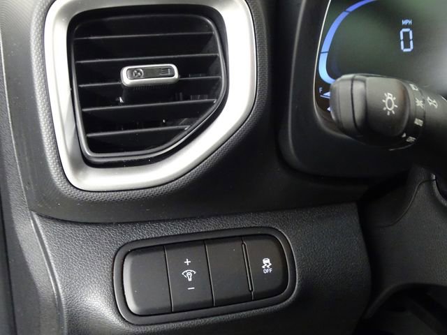 Used 2024 Hyundai Venue SEL FWD image 19