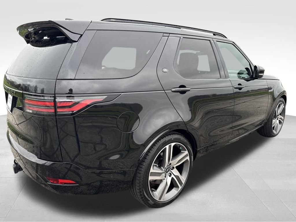 New 2024 Land Rover Discovery Dynamic SE image 5