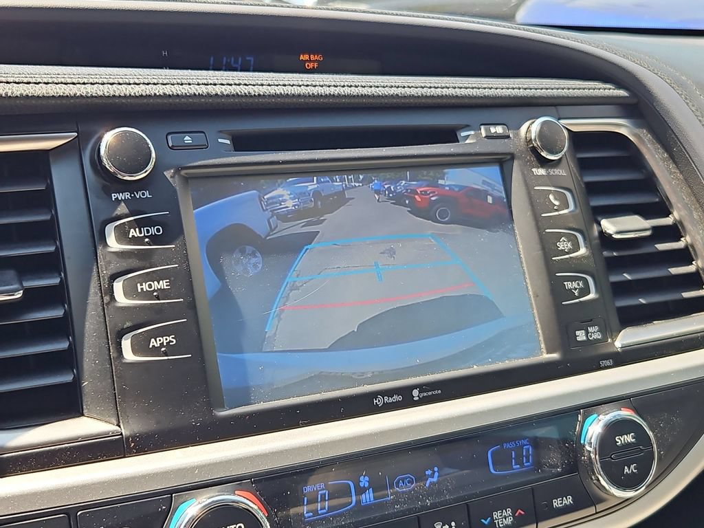 Used 2015 Toyota Highlander XLE AWD/4WD image 24
