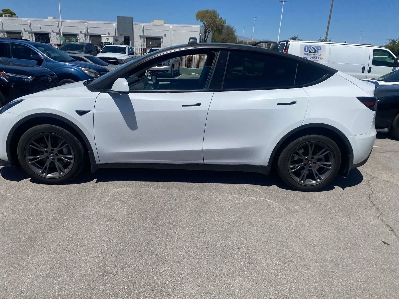 Used 2024 Tesla Model Y 2WD image 9