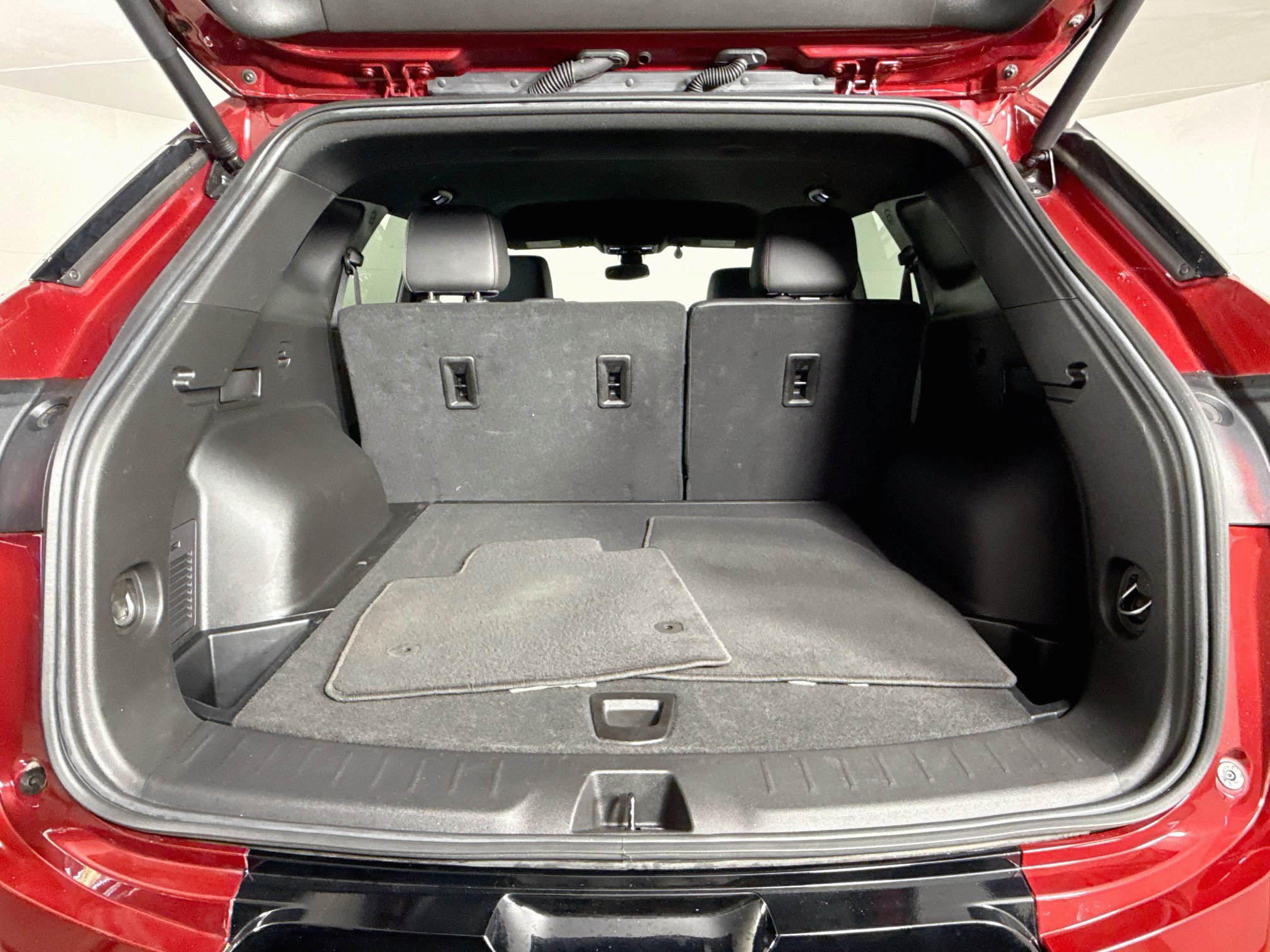 Used 2025 Chevrolet Blazer RS FWD image 33
