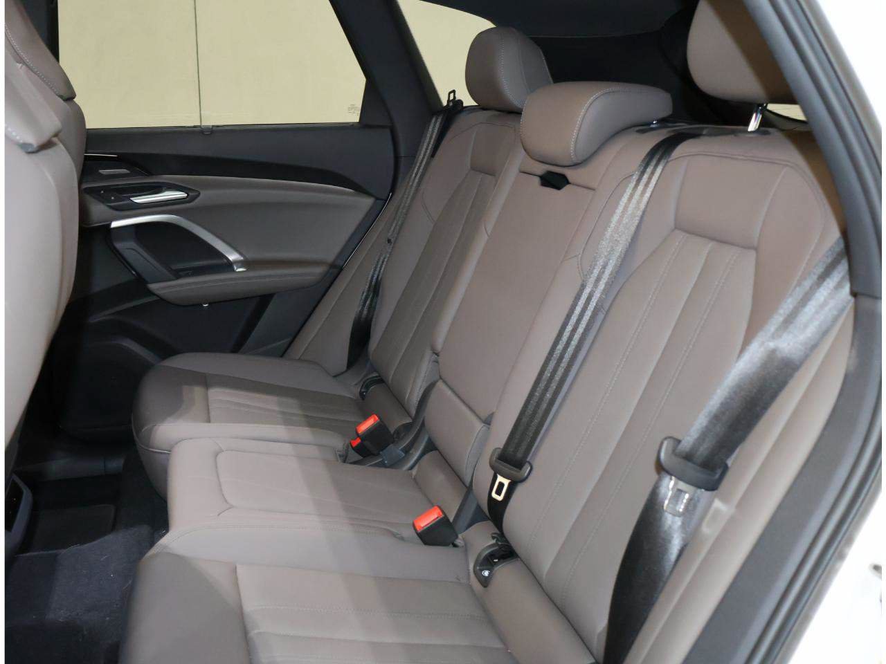 Used 2025 Audi Q5 Premium Plus AWD/4WD image 16
