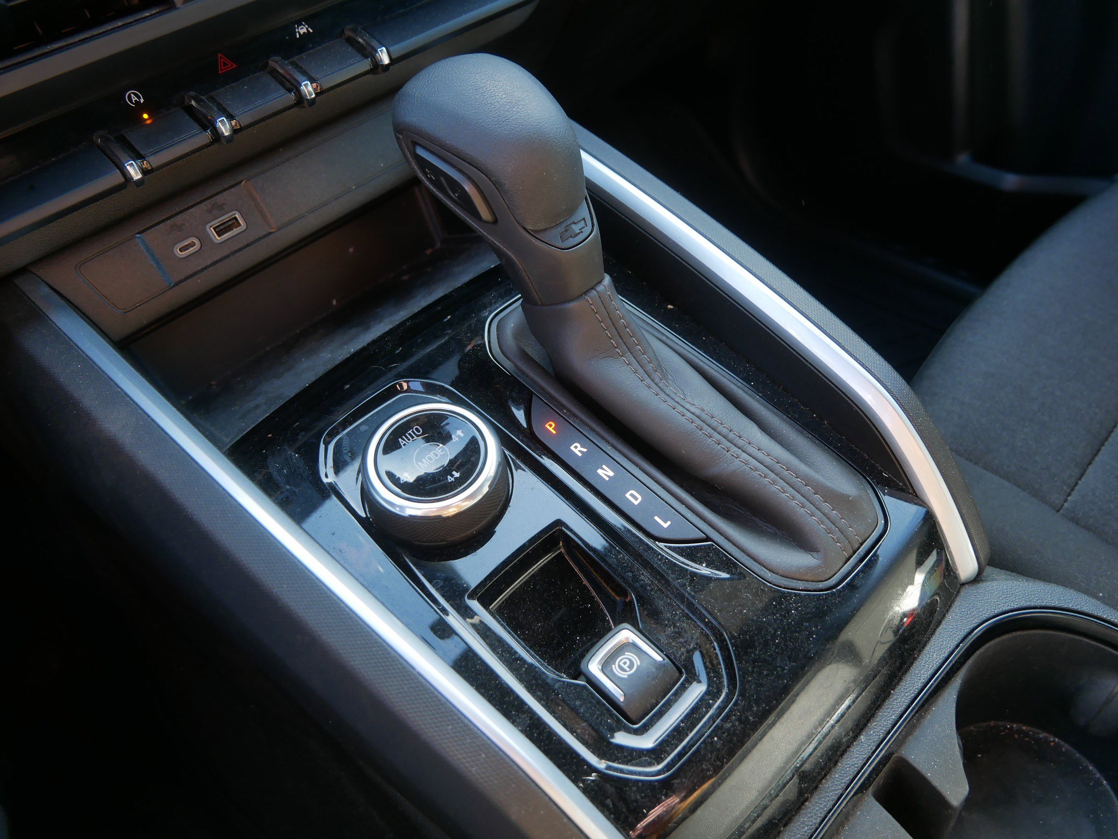 Used 2023 Chevrolet Colorado Trail Boss w/ Technology Package AWD/4WD image 28