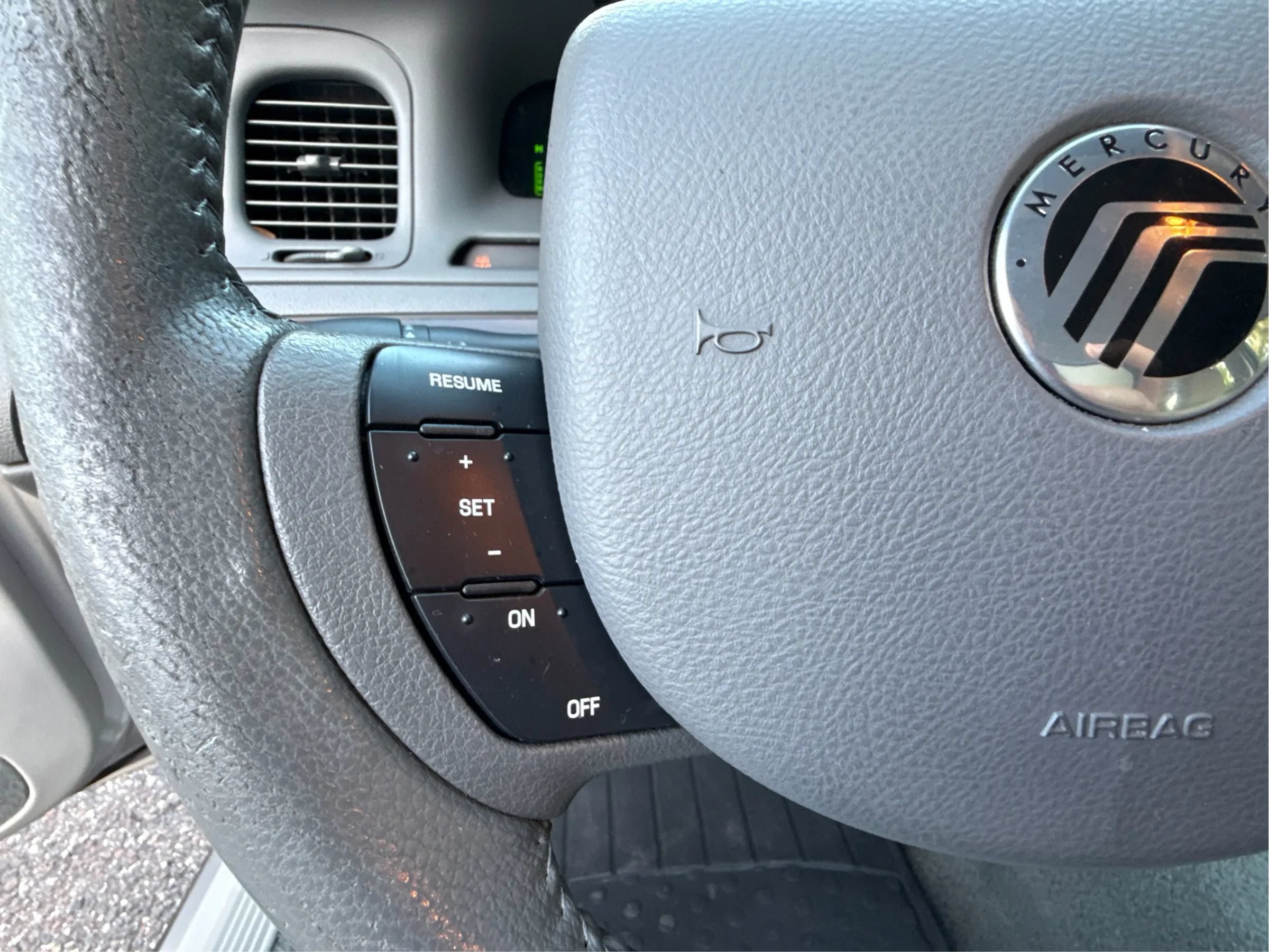 Used 2005 Mercury Grand Marquis LS RWD image 32