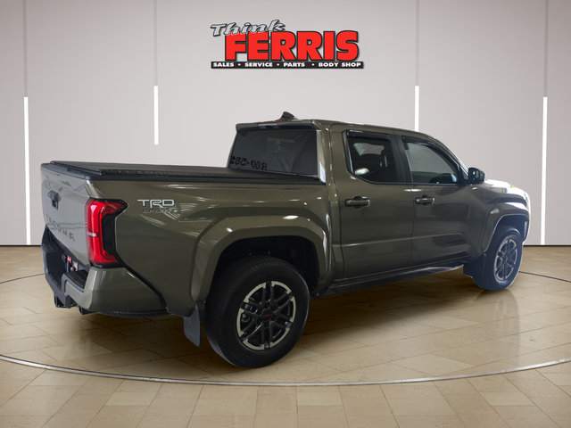 Used 2025 Toyota Tacoma TRD Sport AWD/4WD image 5