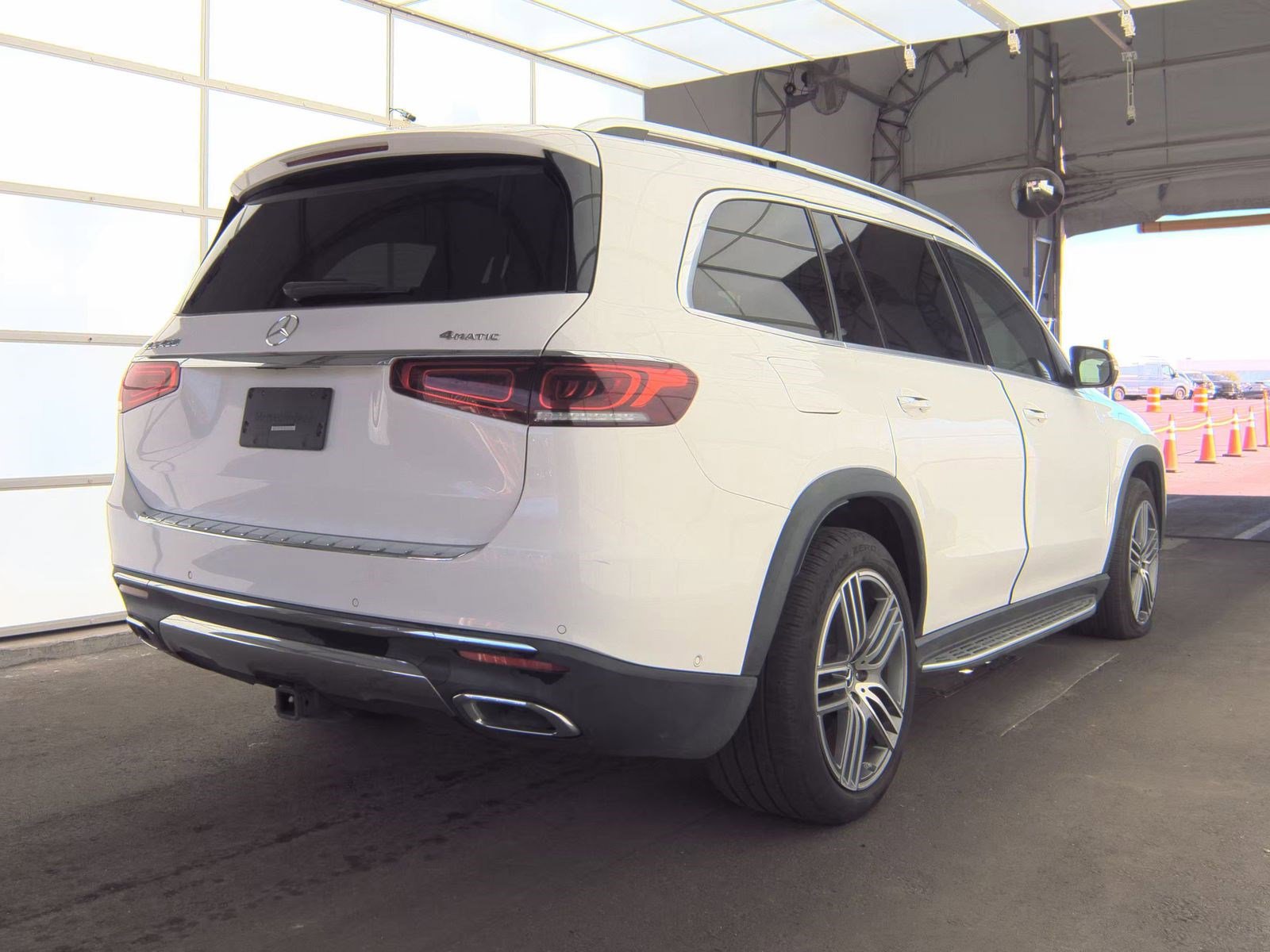 Used 2023 Mercedes-Benz GLS 450 4MATIC image 7