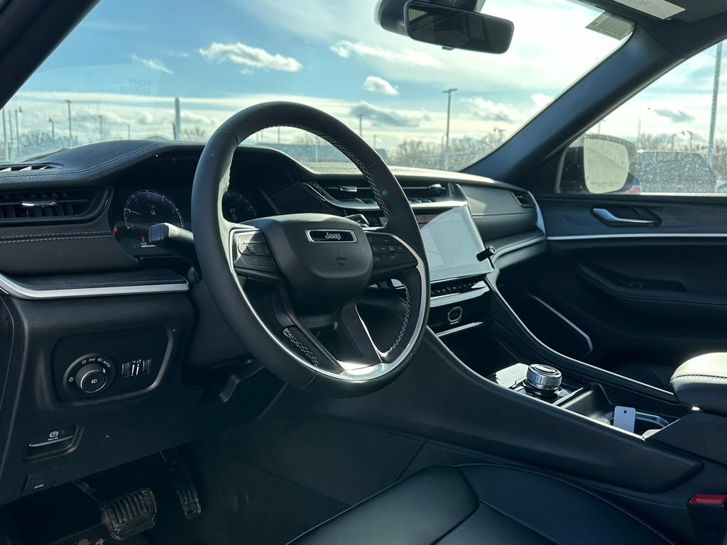 New 2026 Jeep Grand Cherokee Limited AWD/4WD image 10