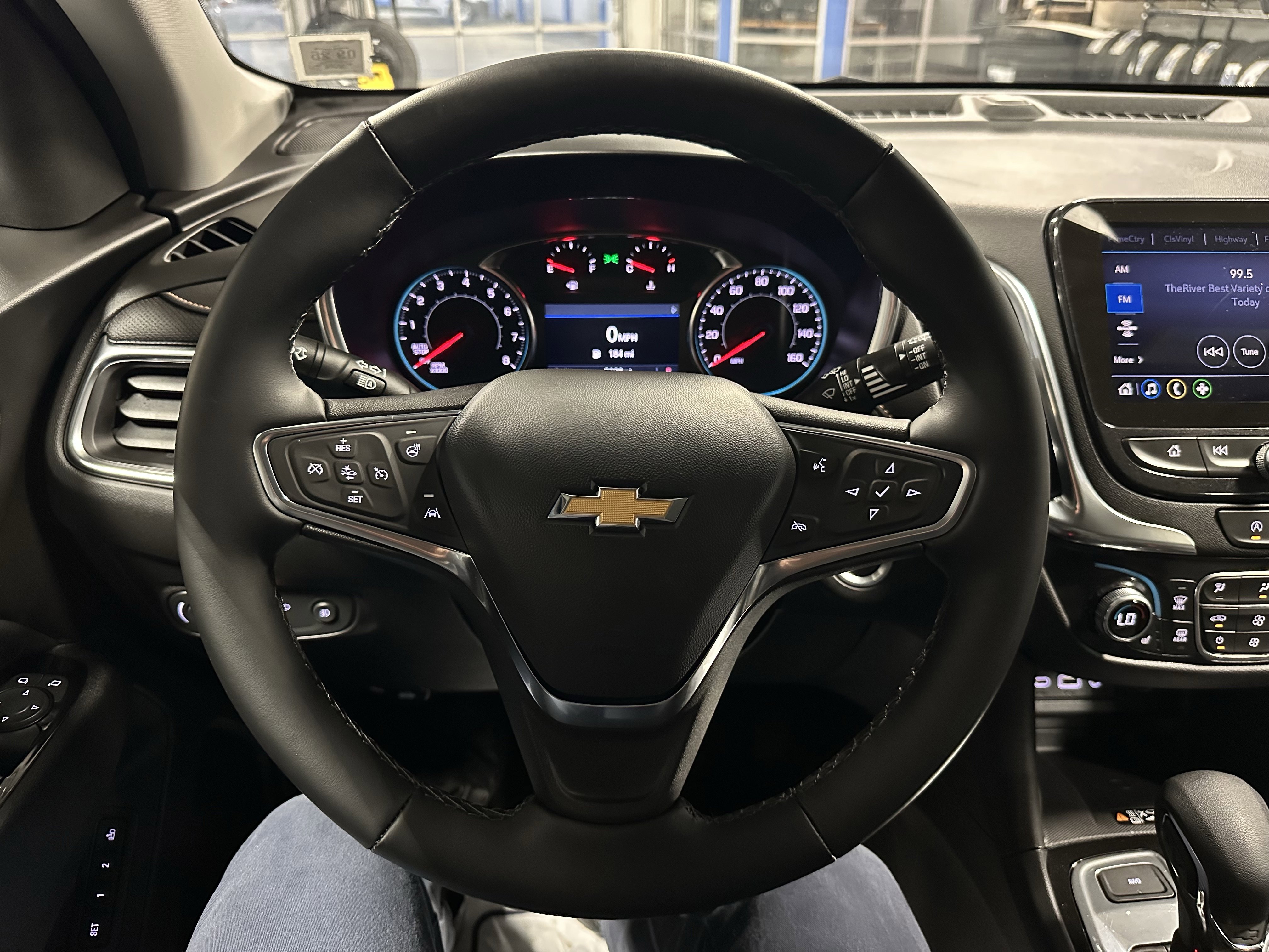 Used 2024 Chevrolet Equinox Premier image 10