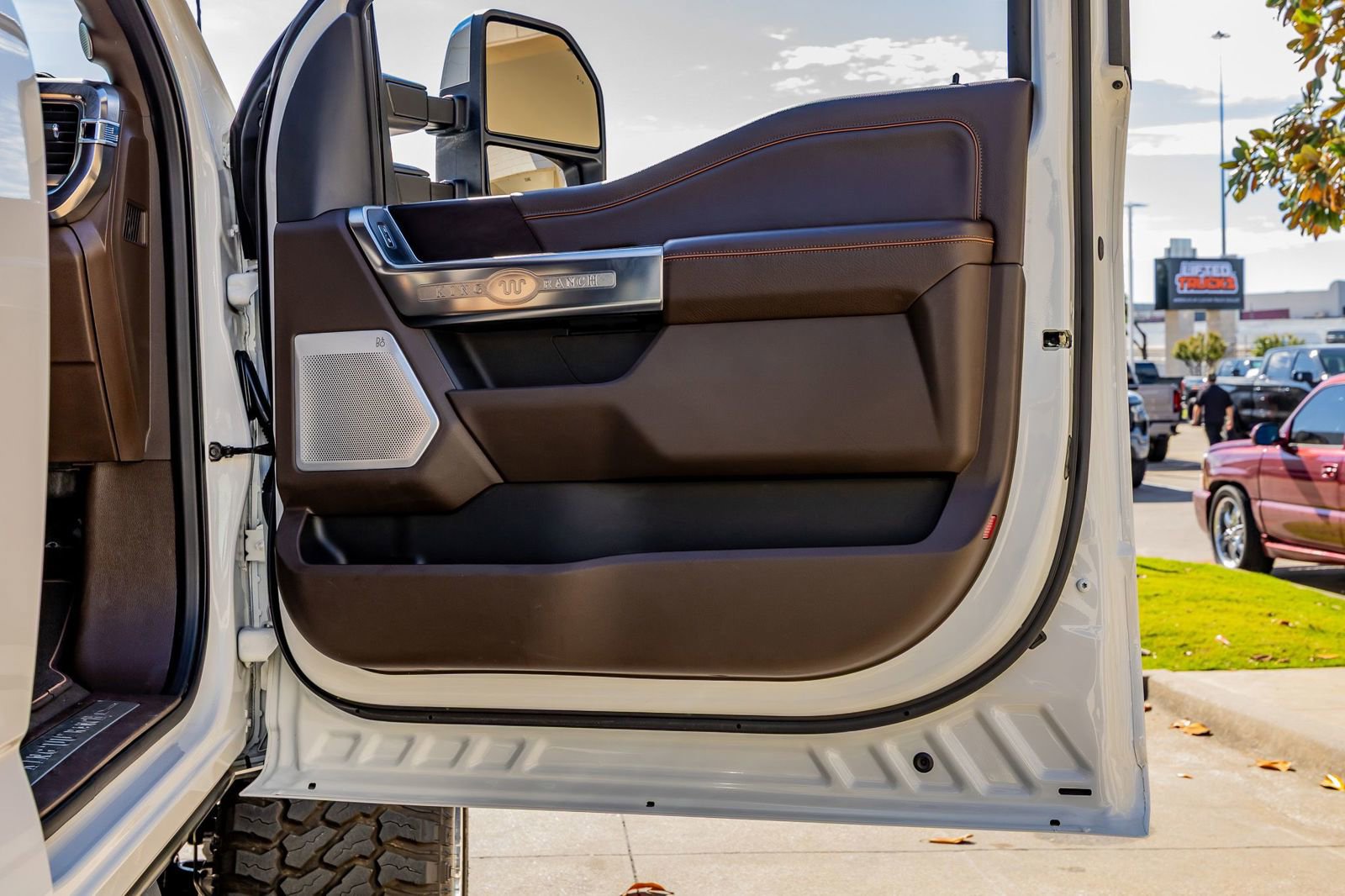 Used 2023 Ford F250 King Ranch w/ Chrome Package image 38