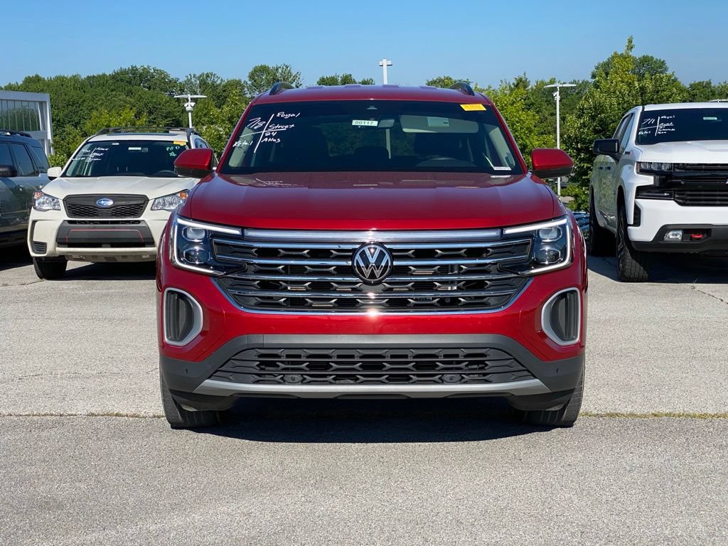Used 2024 Volkswagen Atlas SE FWD image 2