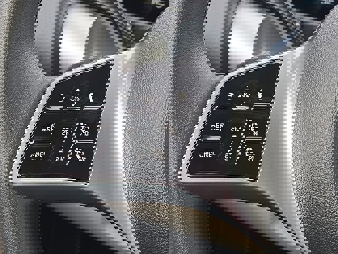 Used 2025 Mercedes-Benz GLB 250 4MATIC image 21