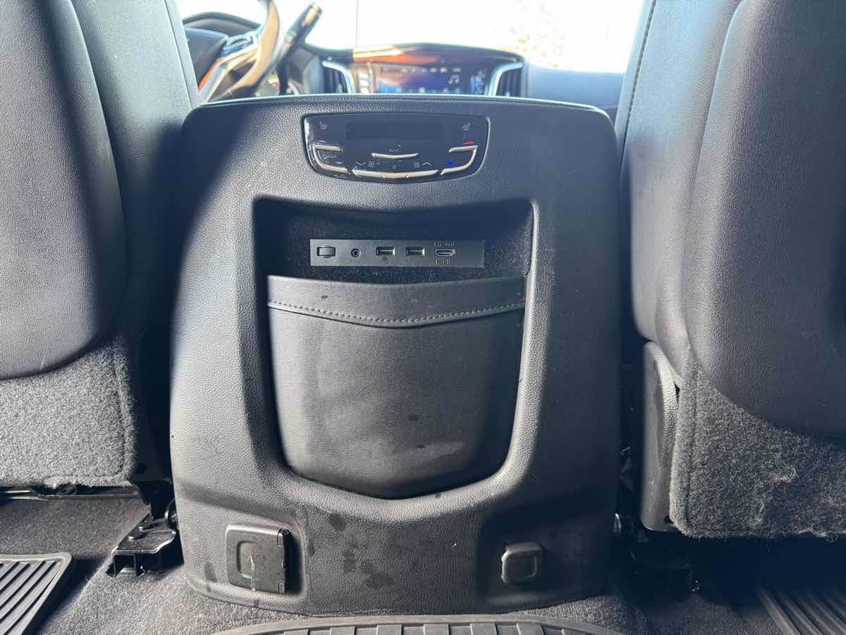 Used 2018 Cadillac Escalade Premium Luxury image 44