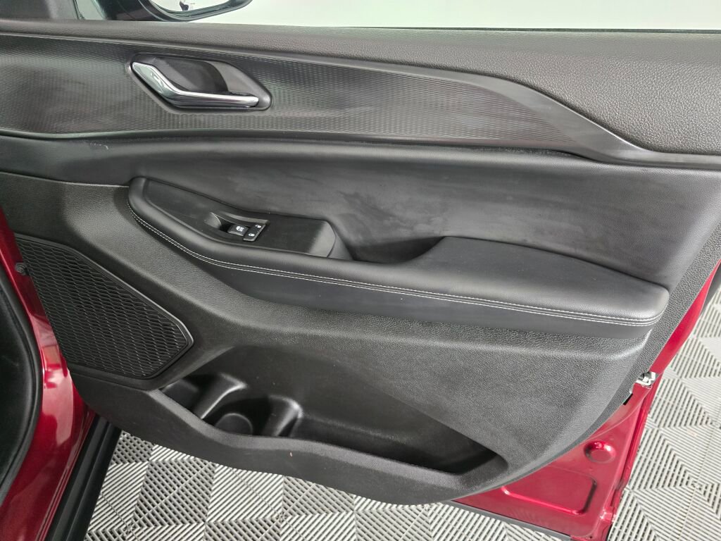 Used 2024 Jeep Grand Cherokee Altitude image 41