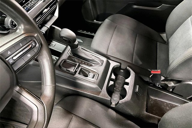 Used 2024 Chevrolet Colorado W/T image 17