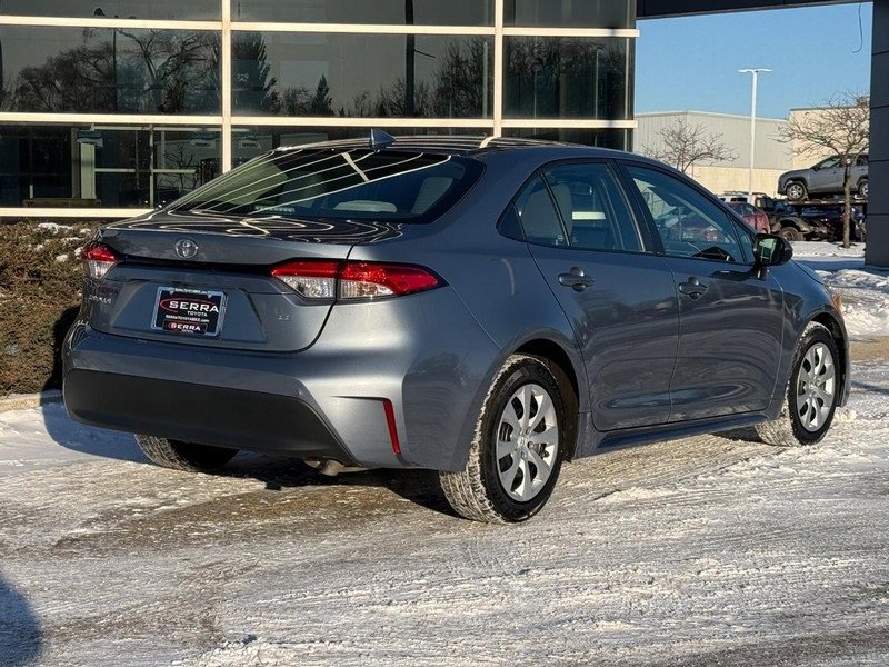 Used 2023 Toyota Corolla LE image 3