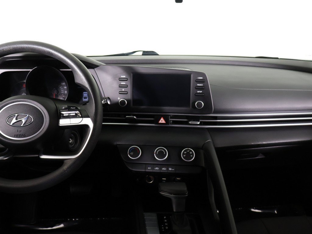Used 2021 Hyundai Elantra SE image 33
