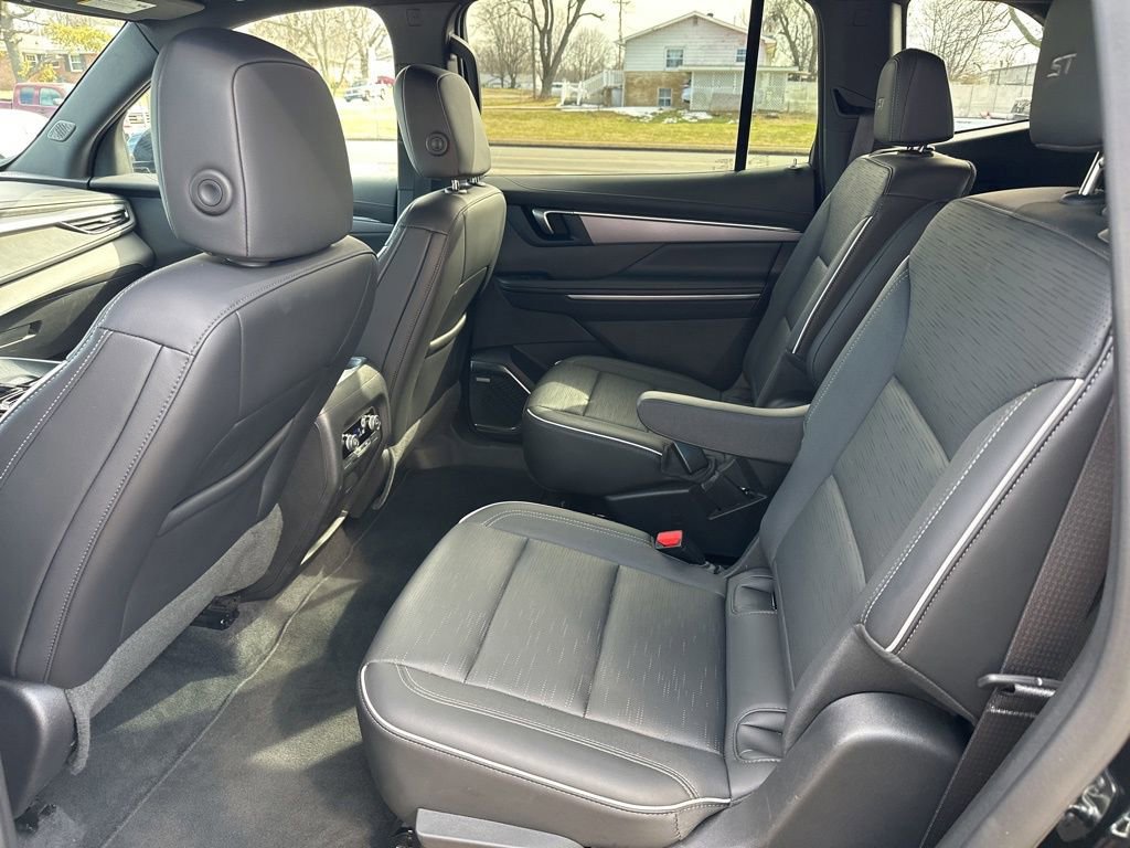 Used 2025 Buick Enclave Sport Touring FWD image 16