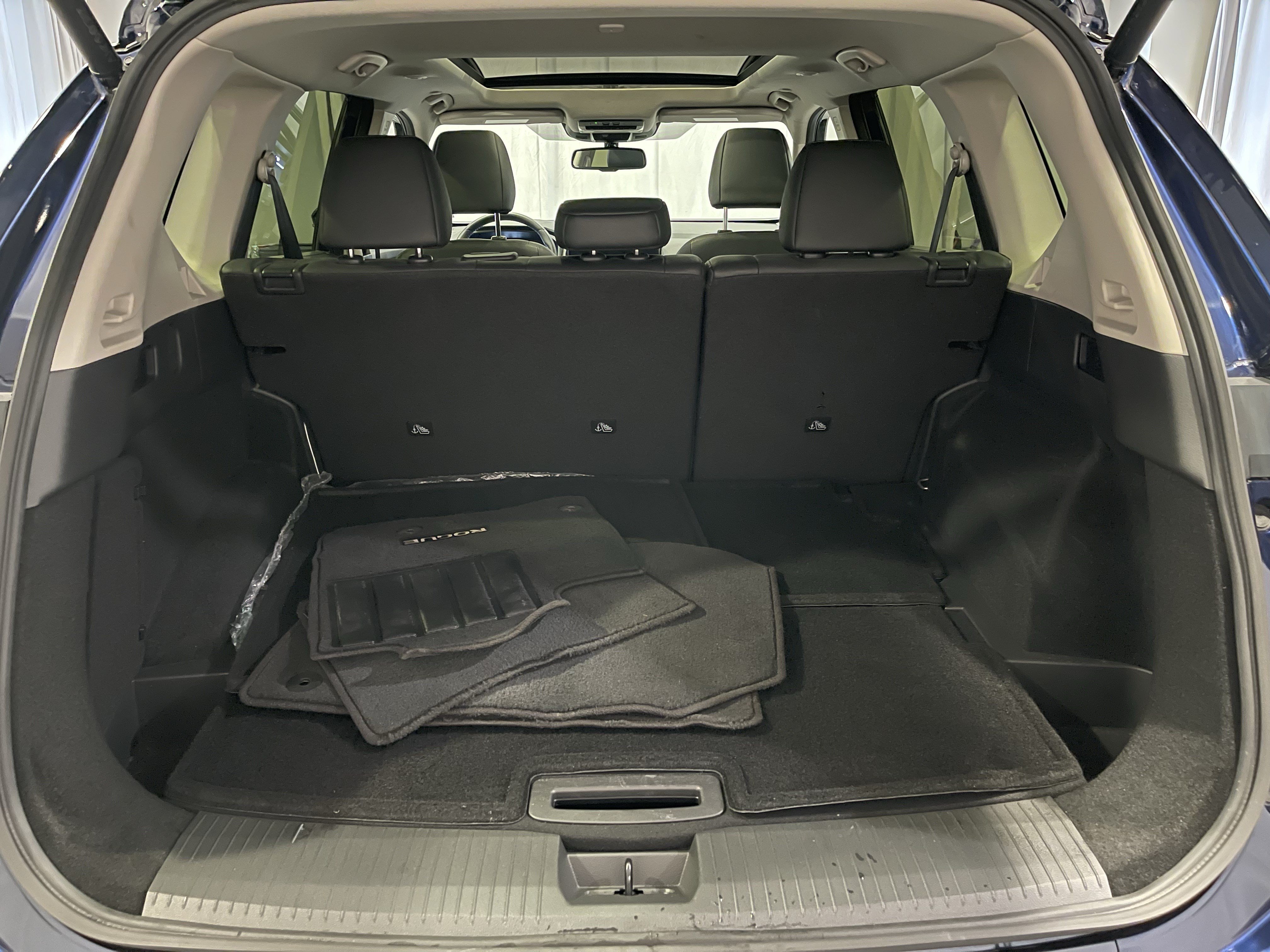 Used 2026 Nissan Rogue Platinum w/ Platinum Premium Package AWD/4WD image 27