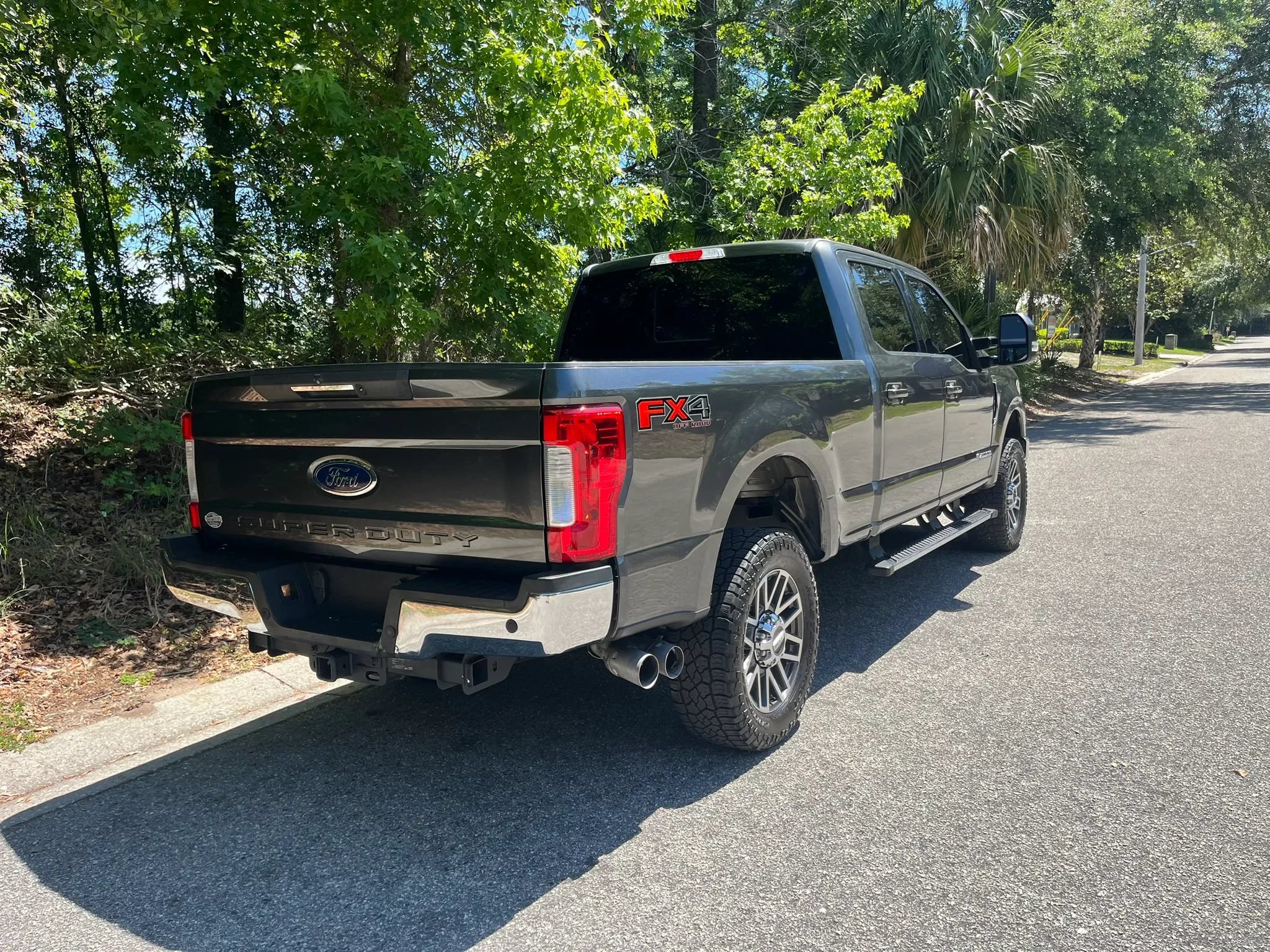 Used 2017 Ford F250 Lariat w/ Lariat Ultimate Package AWD/4WD image 6