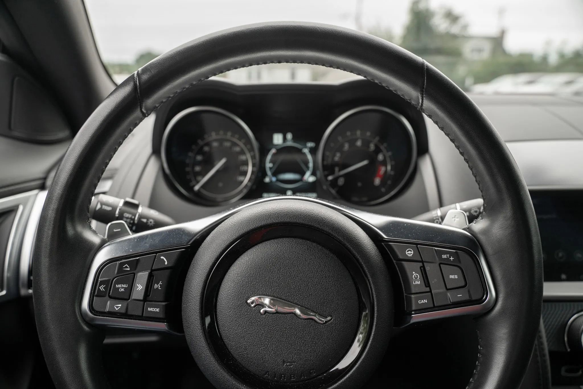 Used 2020 Jaguar F-TYPE R-Dynamic AWD/4WD image 23