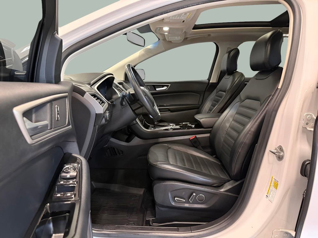 Certified 2018 Ford Edge SEL w/ Equipment Group 201A AWD/4WD image 18