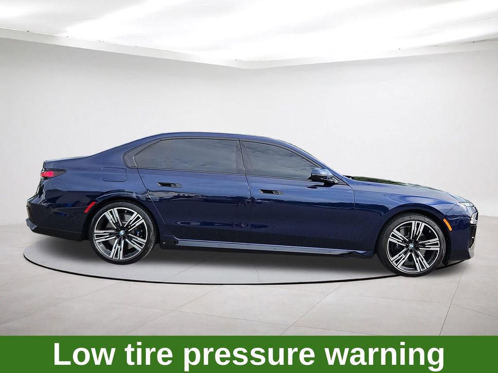 Used 2026 BMW 760i xDrive w/ Executive Package AWD/4WD image 8