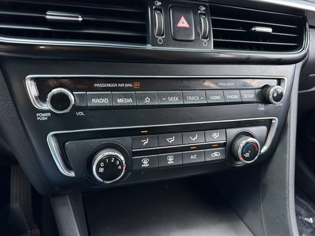 Used 2020 Kia Optima SE FWD image 23