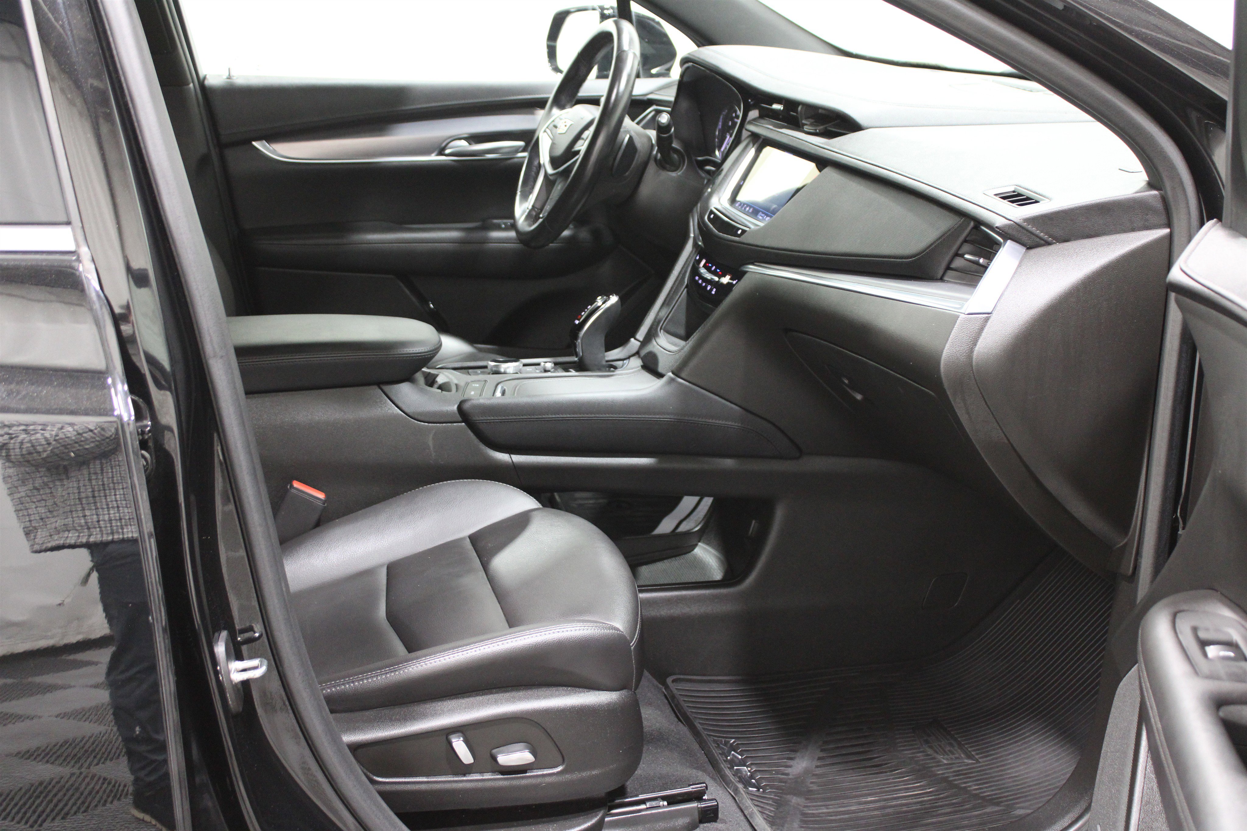 Certified 2023 Cadillac XT5 Luxury image 32