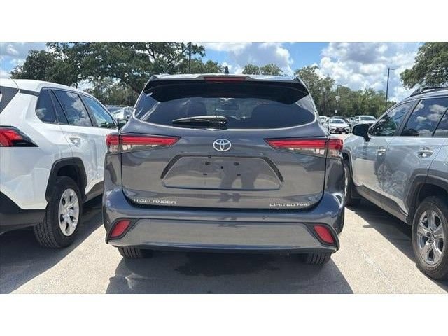 Certified 2021 Toyota Highlander Limited AWD/4WD image 6