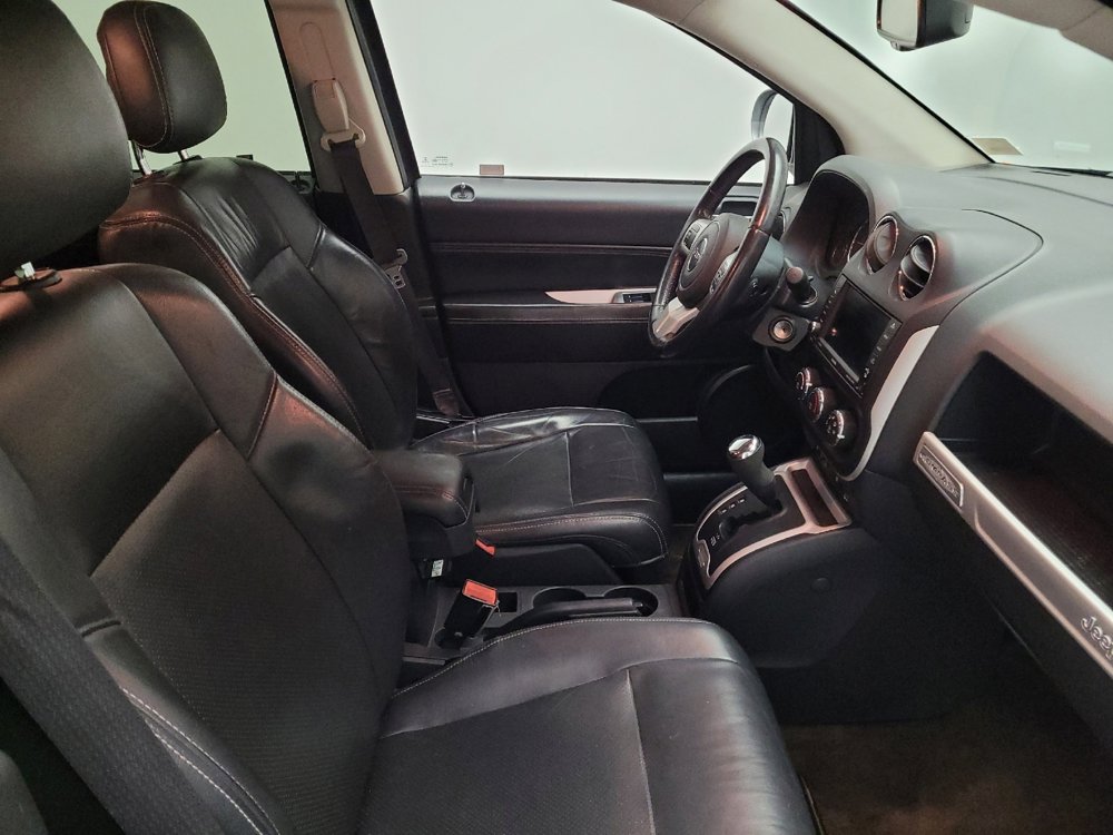 Used 2016 Jeep Compass High Altitude FWD image 21