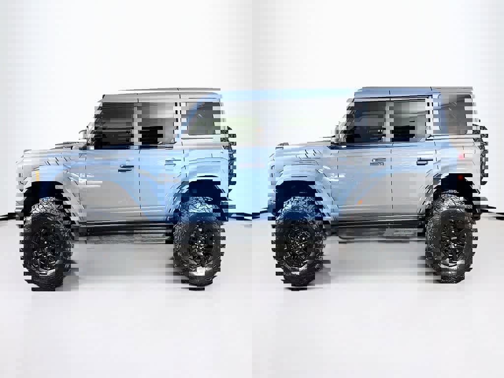 Certified 2025 Ford Bronco Raptor w/ Interior Carbon Fiber Pack image 3