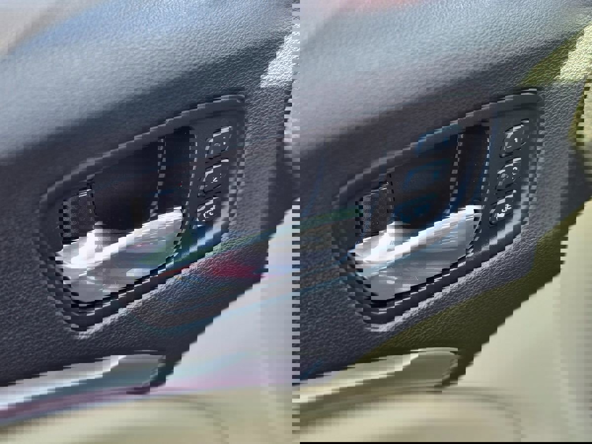 Used 2020 Acura MDX FWD image 26