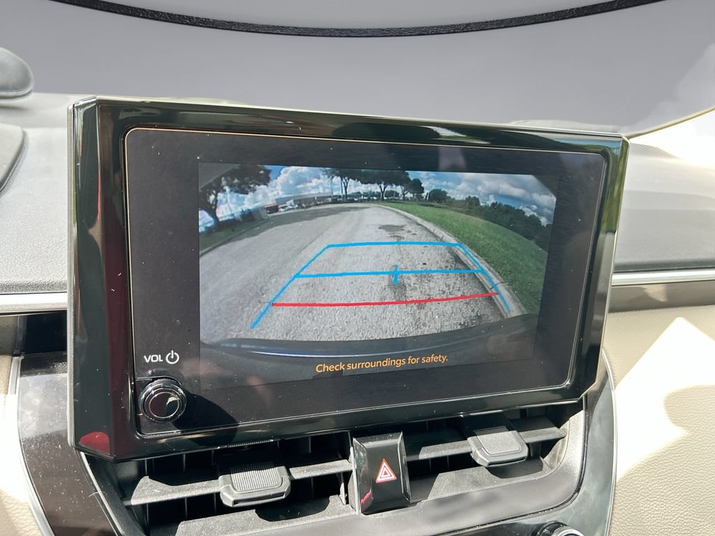 Used 2025 Toyota Corolla LE FWD image 22