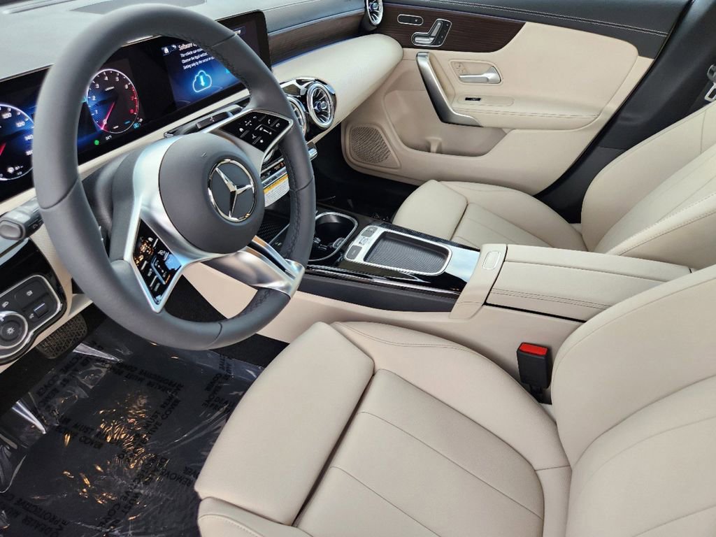 Used 2025 Mercedes-Benz CLA 250 4MATIC image 11
