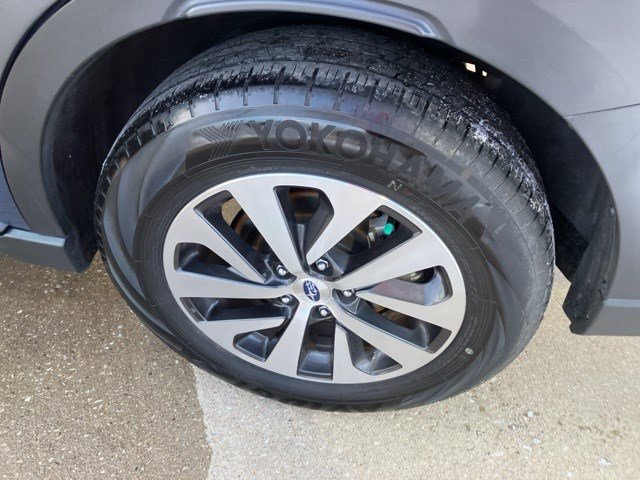 Used 2025 Subaru Outback Premium image 28