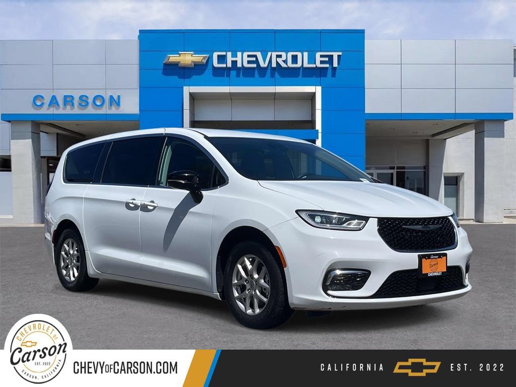 Used 2024 Chrysler Pacifica Touring-L
