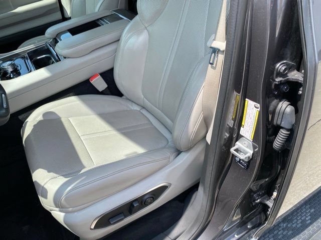 Used 2022 Jeep Wagoneer Series II AWD/4WD image 16