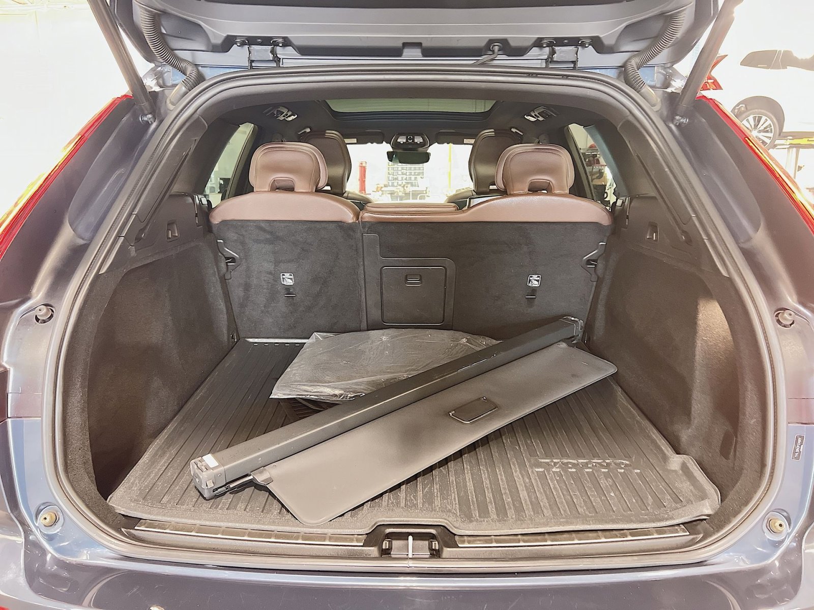 Certified 2023 Volvo XC60 B5 Plus w/ Climate Package image 26