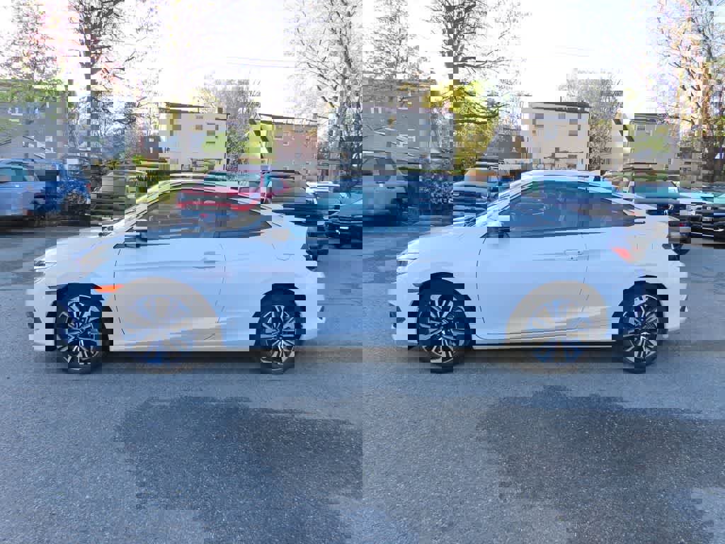 Used 2018 Honda Civic EX-T image 3