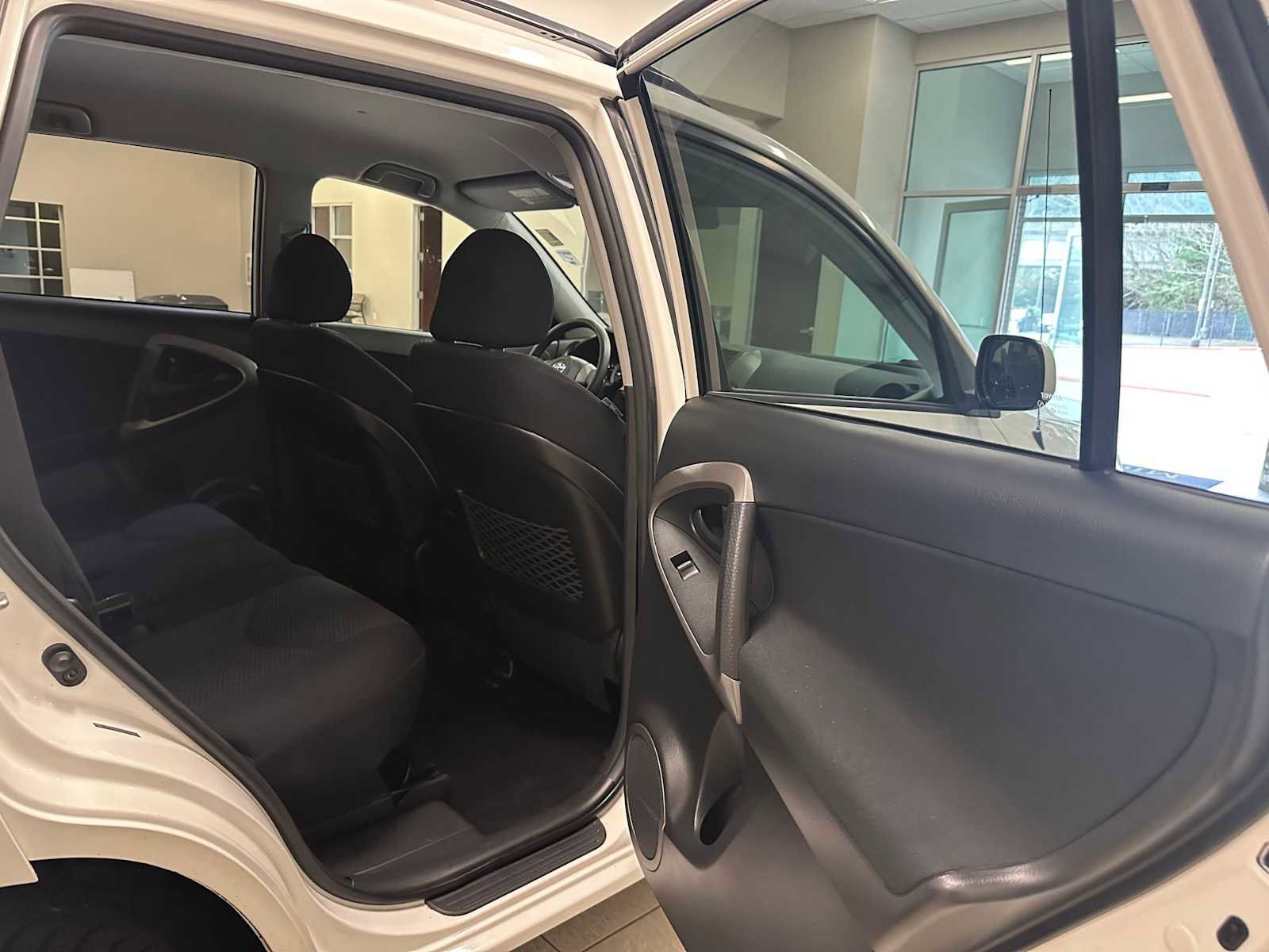 Used 2006 Toyota RAV4 Sport image 24