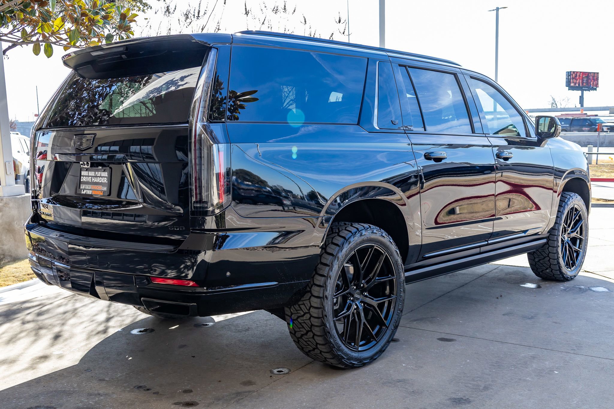 Used 2026 Cadillac Escalade ESV Platinum Sport w/ LPO, ONYX Package image 10