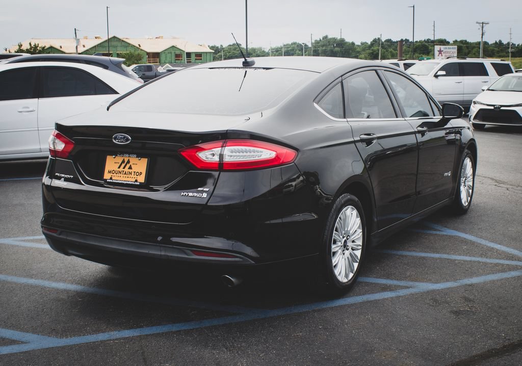 Used 2016 Ford Fusion SE FWD image 29