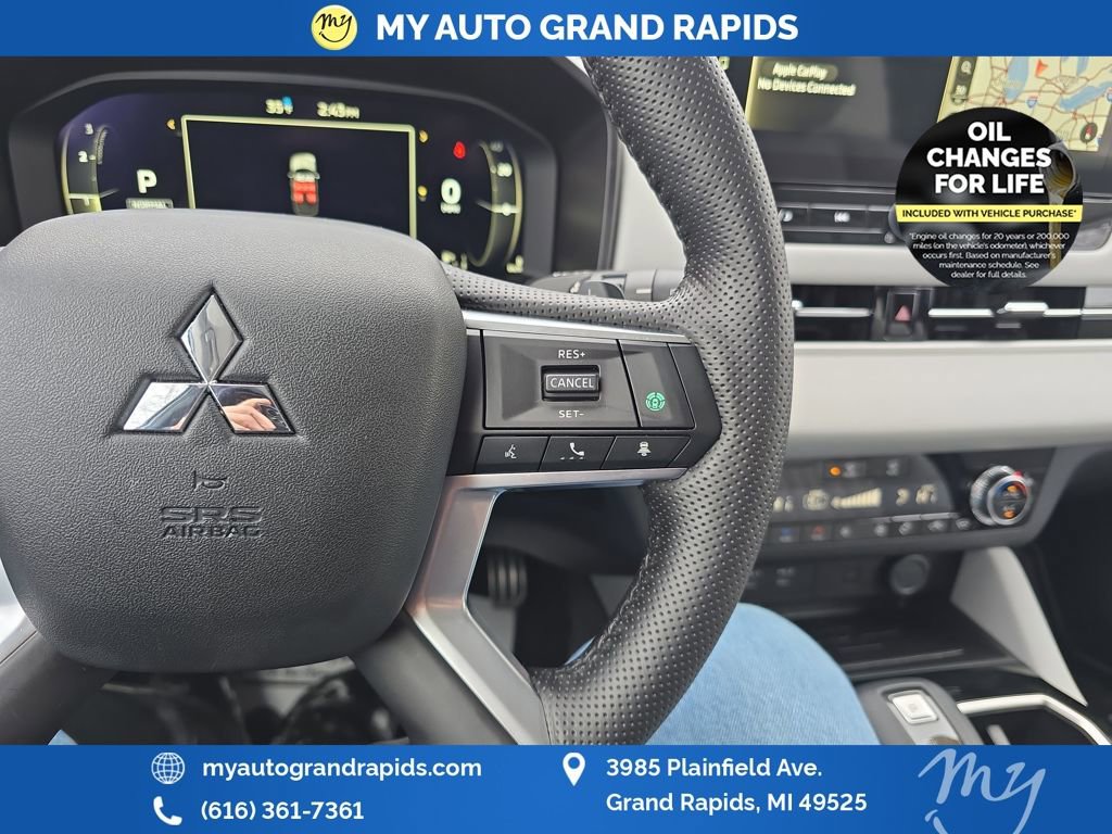Used 2025 Mitsubishi Outlander SEL image 16
